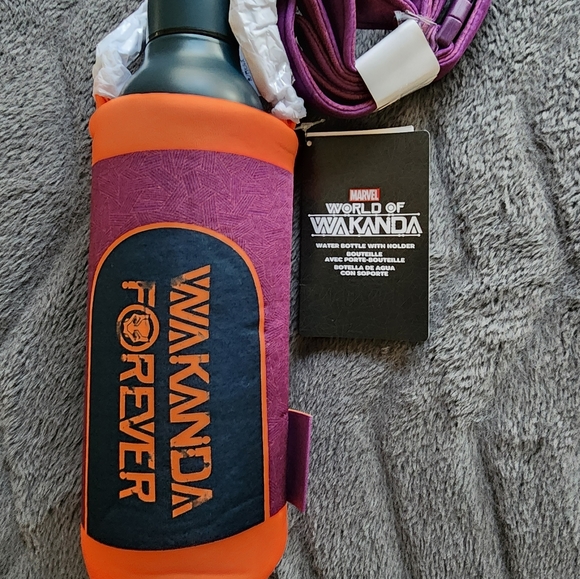 NIB Black Panther Wakanda Forever Disney Parks Exclusive Water Bottle Holder - Picture 2 of 3